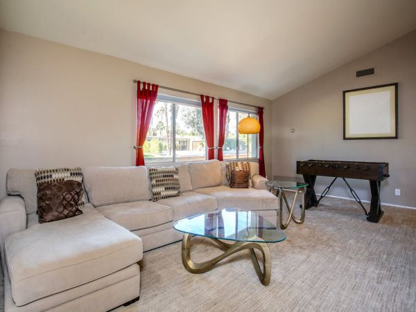 Palm Springs Home 984102