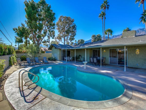 Palm Springs Home 984102
