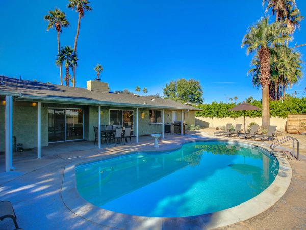 Palm Springs Home 984102
