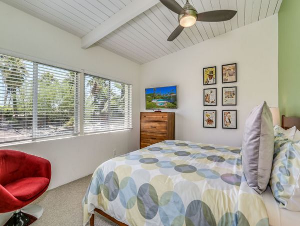 Palm Springs Home 984104