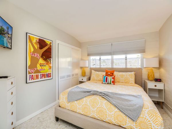 Palm Springs Home 984105