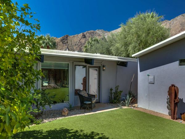 Palm Springs Home 984106