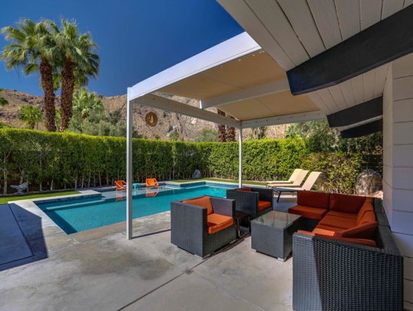 Palm Springs Home 984106