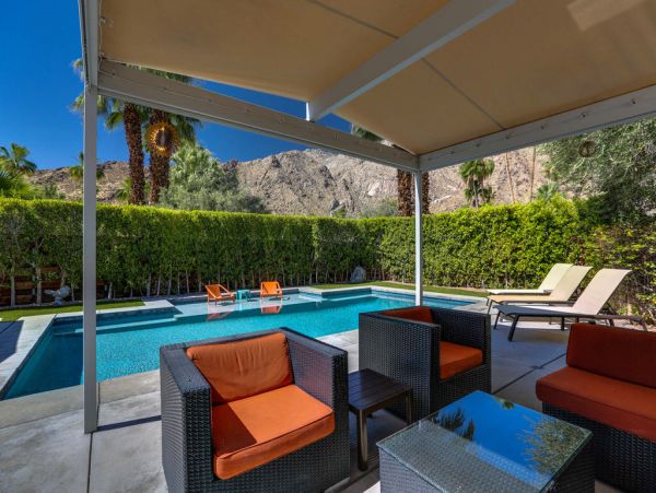 Palm Springs Home 984106
