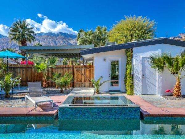 Palm Springs Home 984107