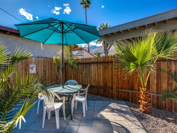 Palm Springs Home 984107