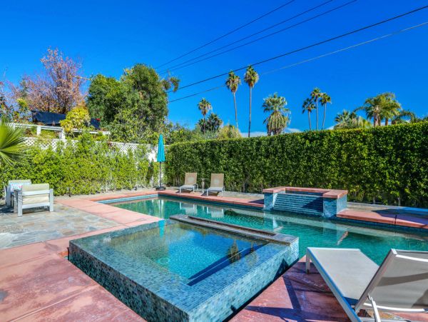 Palm Springs Home 984107