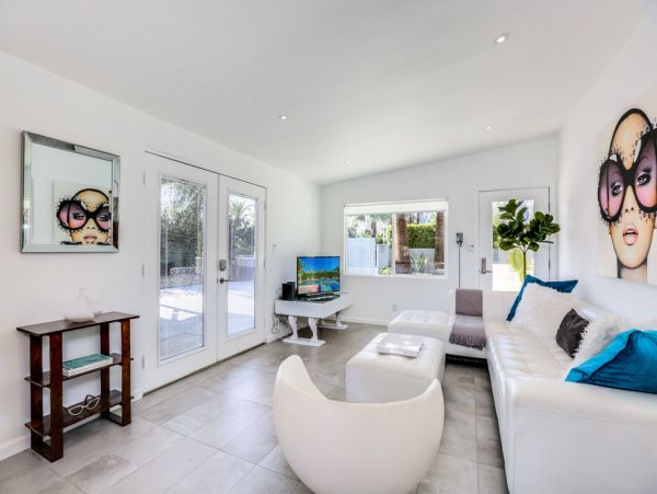 Palm Springs Home 984107