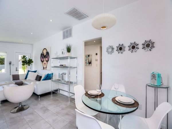 Palm Springs Home 984107