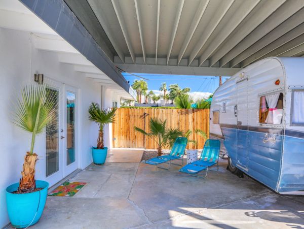 Palm Springs Home 984107