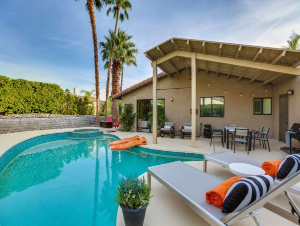 Palm Springs Home 984108