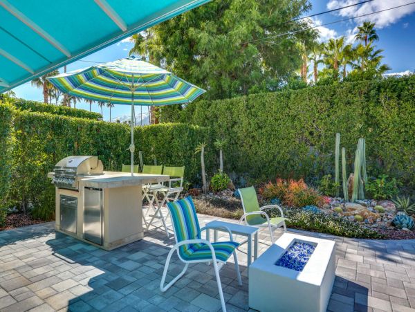 Palm Springs Home 984110