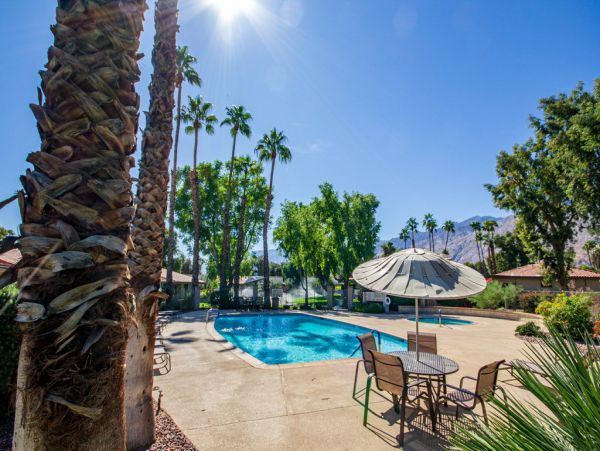 Palm Springs Home 984111