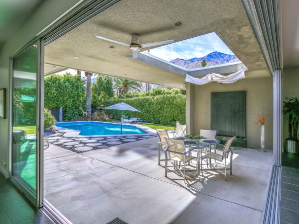Palm Springs Home 984113