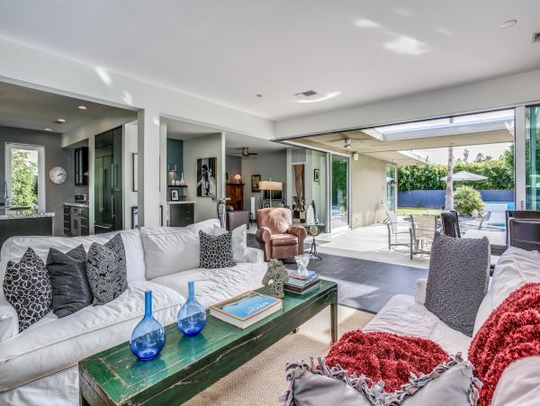 Palm Springs Home 984113
