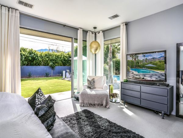 Palm Springs Home 984113