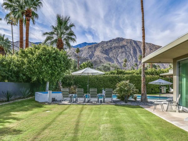 Palm Springs Home 984113