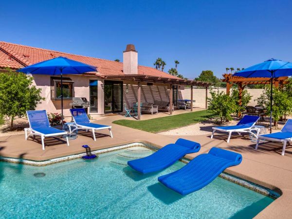 Palm Springs Home 984114