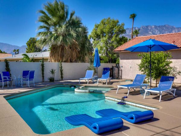 Palm Springs Home 984114