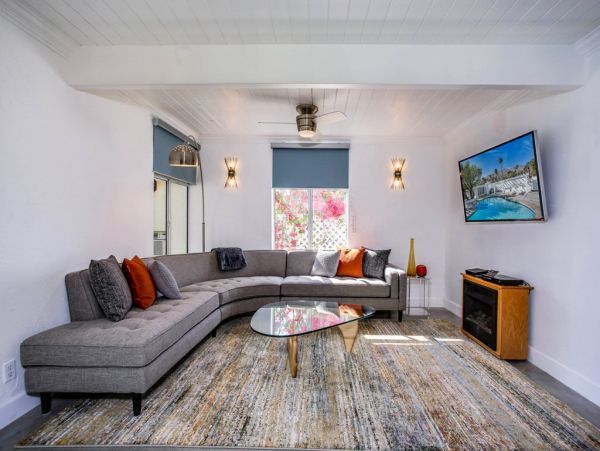 Palm Springs Home 984115