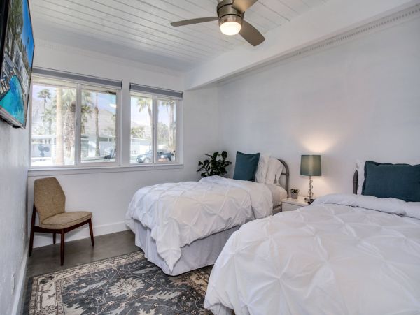 Palm Springs Home 984115