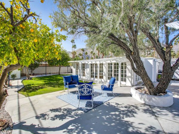 Palm Springs Home 984115