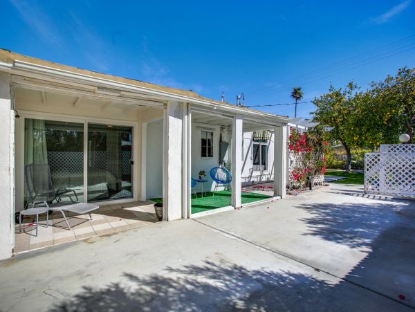 Palm Springs Home 984115