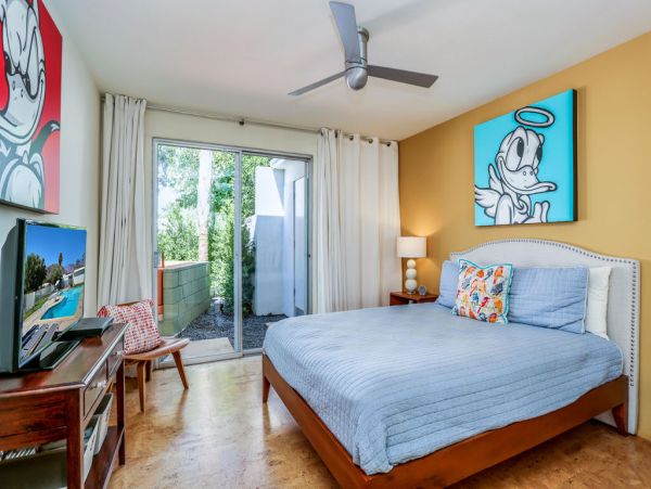 Palm Springs Home 984116