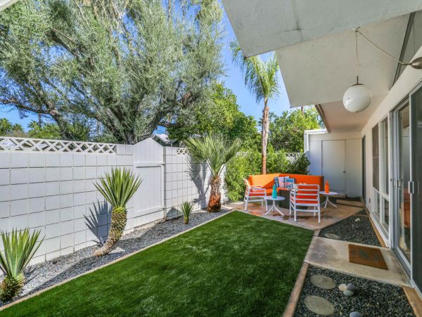 Palm Springs Home 984116