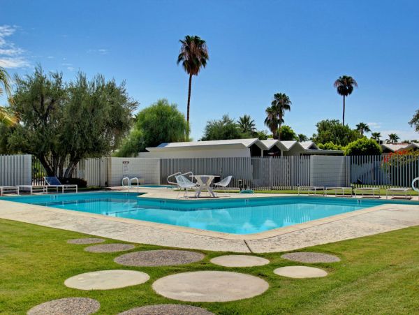 Palm Springs Home 984116