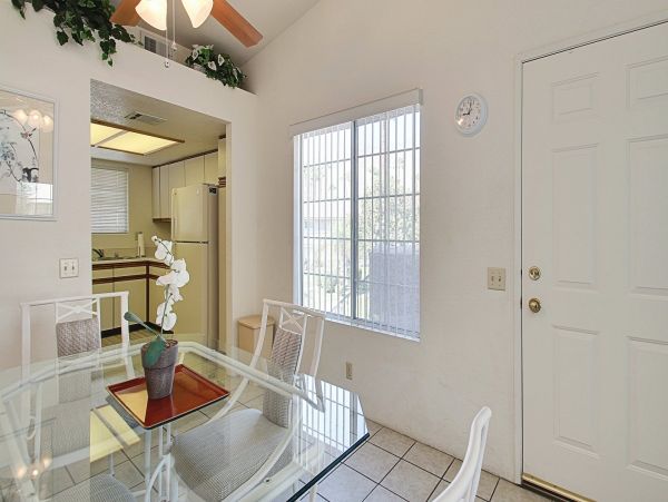 Palm Springs Home 984117