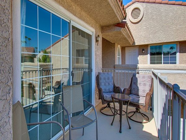 Palm Springs Home 984117