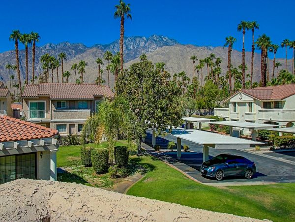 Palm Springs Home 984117