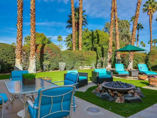 Palm Springs Home 984118