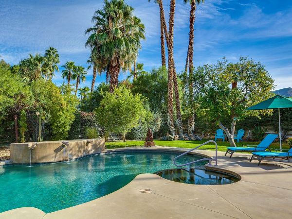 Palm Springs Home 984118