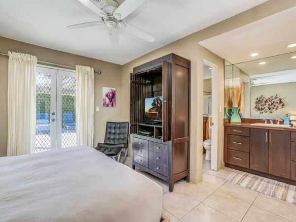 Palm Springs Home 984119