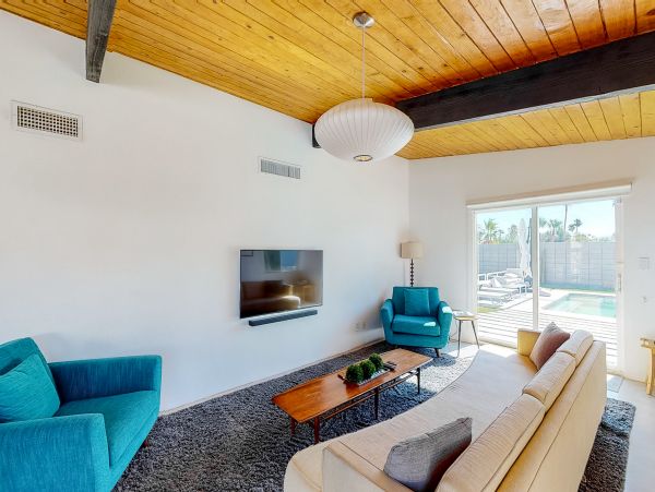 Palm Springs Home 984120