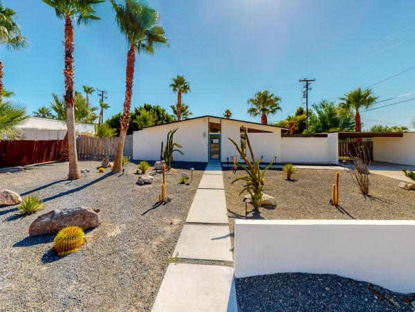Palm Springs Home 984120