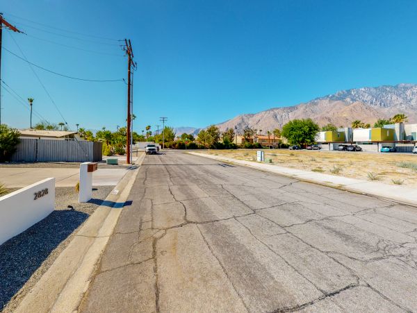 Palm Springs Home 984120