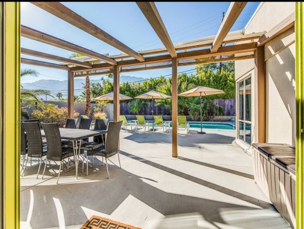 Palm Springs Home 984121