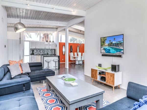 Palm Springs Home 984121