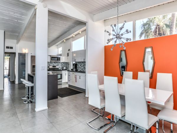 Palm Springs Home 984121