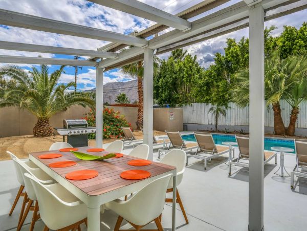 Palm Springs Home 984121