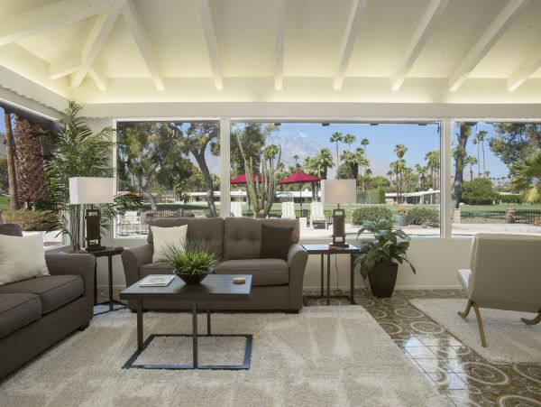 Palm Springs Home 984122