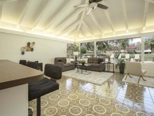Palm Springs Home 984122