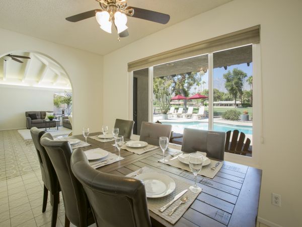 Palm Springs Home 984122