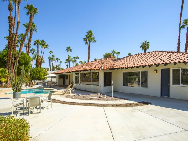 Palm Springs Home 984122