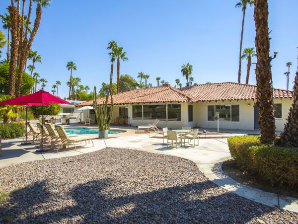 Palm Springs Home 984122