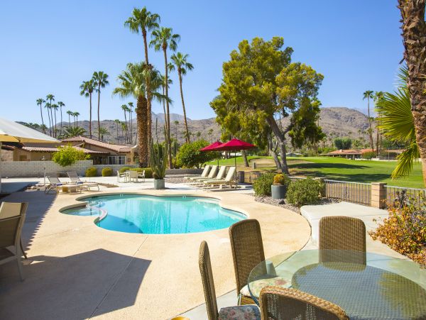 Palm Springs Home 984122