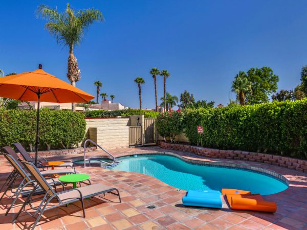 Palm Springs Home 984123